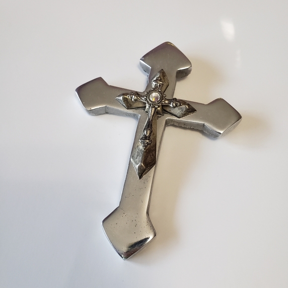Vintage Silver tone Metal Cross with a Rignstone - Picture 4 of 11